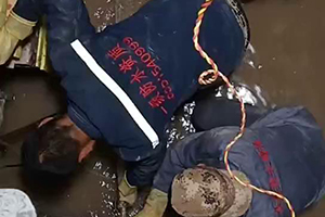 临汾电梯井堵漏施工视频